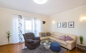 Apartment Visnja